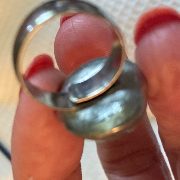 Big Metal London purple stone Ring - Picture 4 of 10